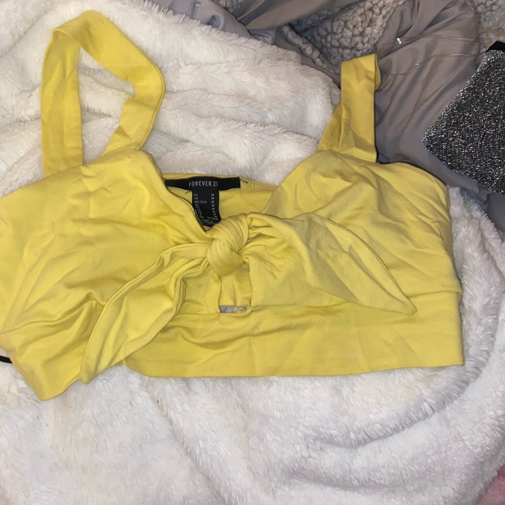 Cute yellow crop top